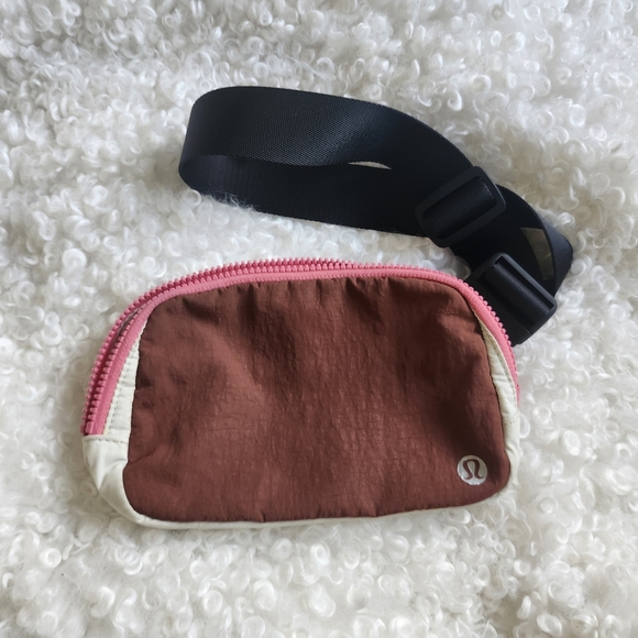 Lululemon Dark Terracota White Opal Preppy Everywhere  Belt Bag 1 L Casual - Picture 4 of 9
